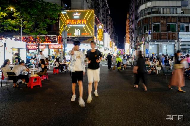 福建福州：夜市经济“火”起来-2.jpg