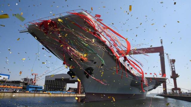 福建舰下水一年后尚未开启海试，甚至连施工棚都没拆！出问题了？-2.jpg