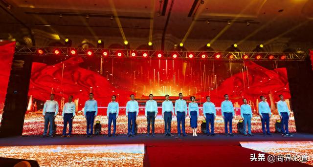 爱心助学兴教 传承闽商精神——大连闽商文化联谊会成功举行-16.jpg