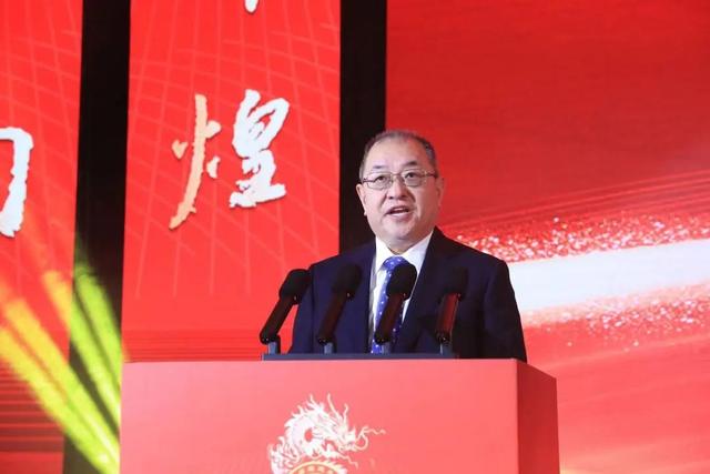 商社连线 | 王光远出席山东省福建总商会换届大会，陈能豪连任会长-2.jpg