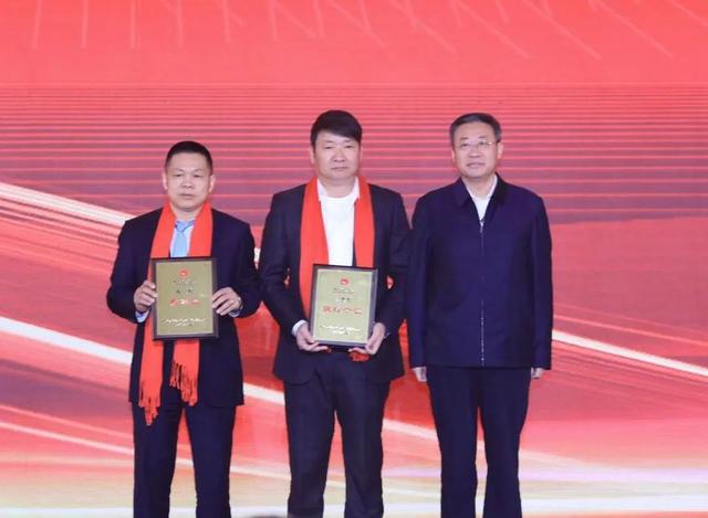 商社连线 | 王光远出席山东省福建总商会换届大会，陈能豪连任会长-6.jpg