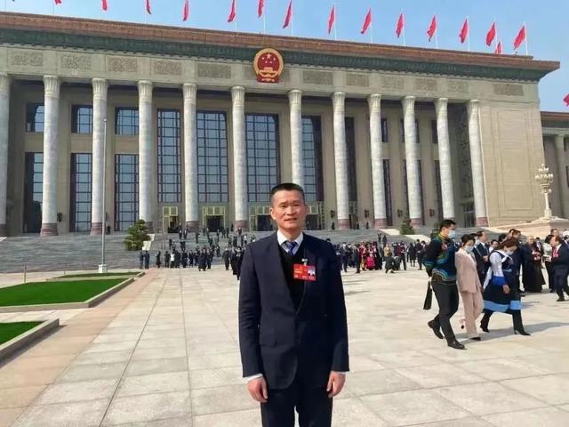 聚焦全国两会 闽商建言献策 | 蔡金钗、洪杰、丁世忠、许清流……发出“闽商好声音”-1.jpg