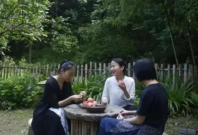 8 个年轻人在福建深山隐居，不愁钱还想生育儿女。-11.jpg